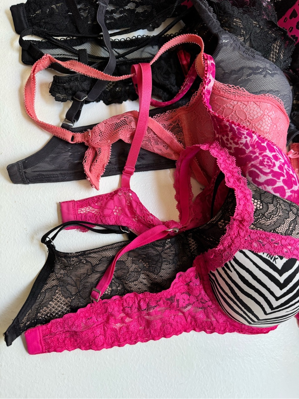Victoria's Secret / Pink  bras  bundle size 36 B 
Lot of 9 - Picture 4 of 13